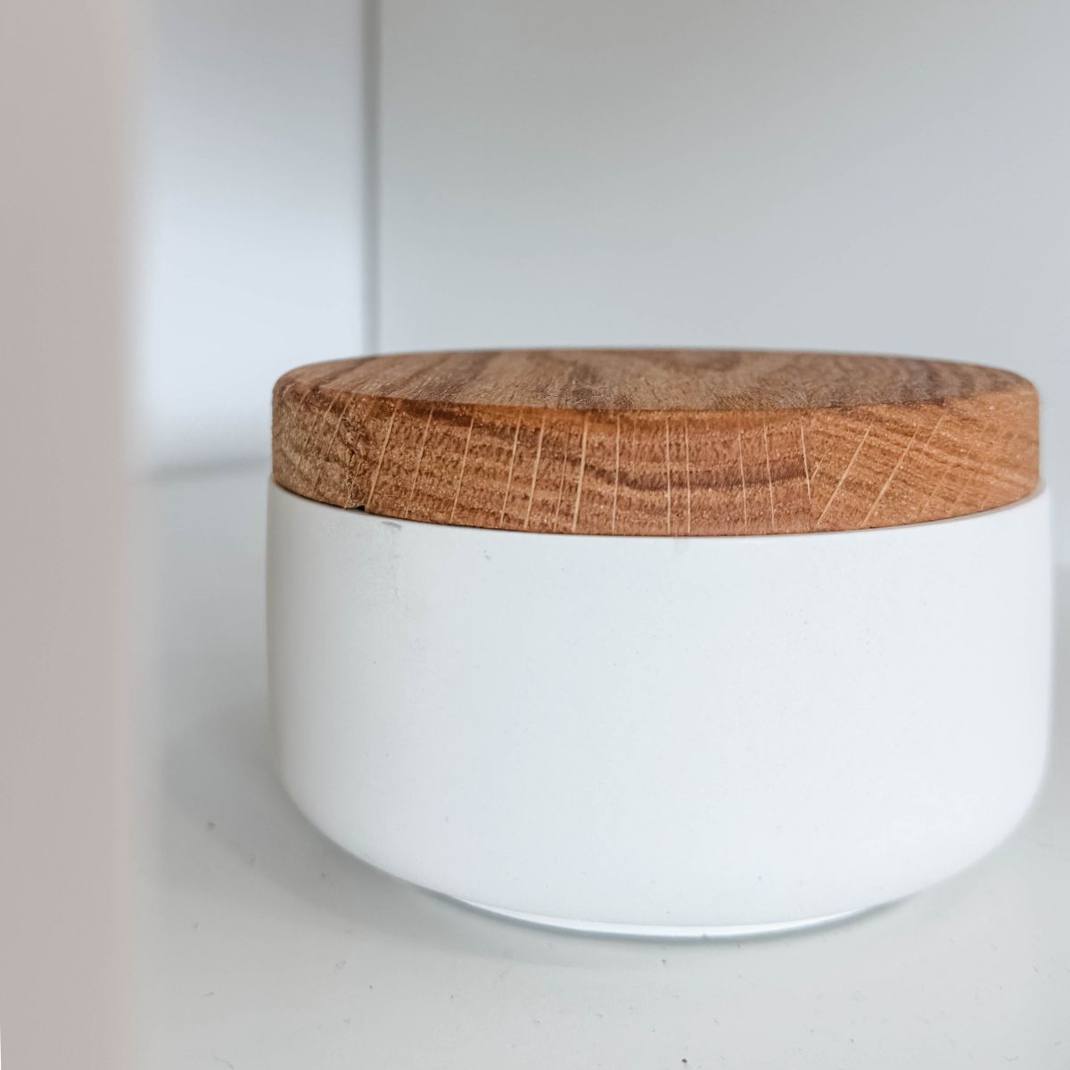 Dose mit Holzdeckel